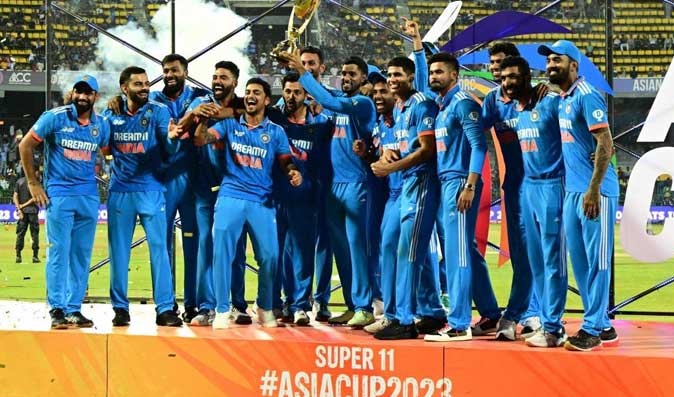 শ্রীলঙ্কাকে ১০ উইকেট হারিয়ে এশিয়া কাপ শিরোপা জিতল ভারত